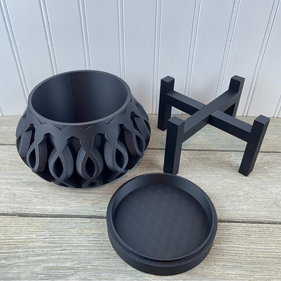 Modern Indoor Flower Pot, The Cylas Planter Pot w/ Drainage Hole - Picture 8 of 9